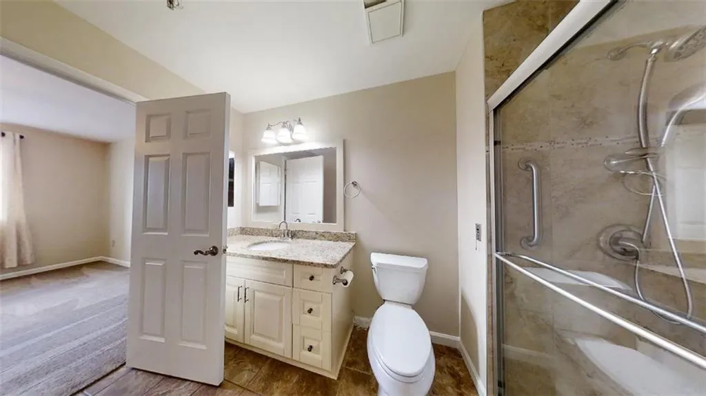 300 Johnson Ferry Road Ne Unit B1003, Sandy Springs, Georgia 30328, 1 Bedroom Bedrooms, ,1 BathroomBathrooms,Residential,Sold,300 Johnson Ferry Road Ne Unit B1003,7142643