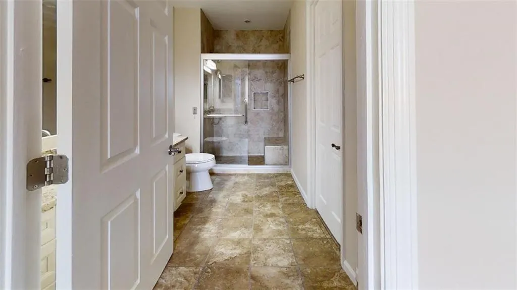 300 Johnson Ferry Road Ne Unit B1003, Sandy Springs, Georgia 30328, 1 Bedroom Bedrooms, ,1 BathroomBathrooms,Residential,Sold,300 Johnson Ferry Road Ne Unit B1003,7142643