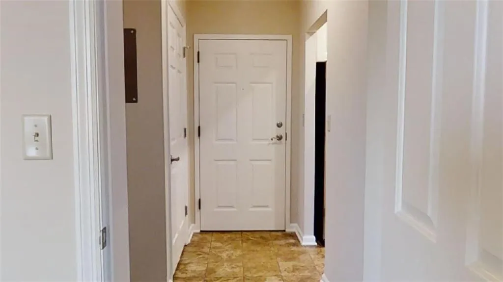 300 Johnson Ferry Road Ne Unit B1003, Sandy Springs, Georgia 30328, 1 Bedroom Bedrooms, ,1 BathroomBathrooms,Residential,Sold,300 Johnson Ferry Road Ne Unit B1003,7142643