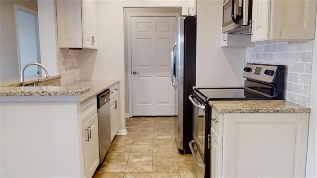 300 Johnson Ferry Road Ne Unit B1003, Sandy Springs, Georgia 30328, 1 Bedroom Bedrooms, ,1 BathroomBathrooms,Residential,Sold,300 Johnson Ferry Road Ne Unit B1003,7142643