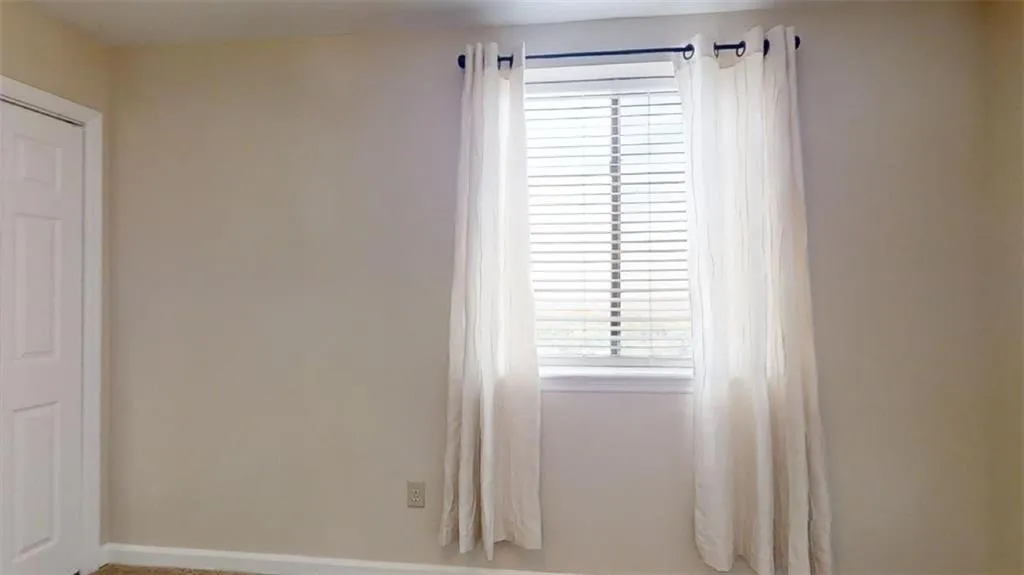 300 Johnson Ferry Road Ne Unit B1003, Sandy Springs, Georgia 30328, 1 Bedroom Bedrooms, ,1 BathroomBathrooms,Residential,Sold,300 Johnson Ferry Road Ne Unit B1003,7142643