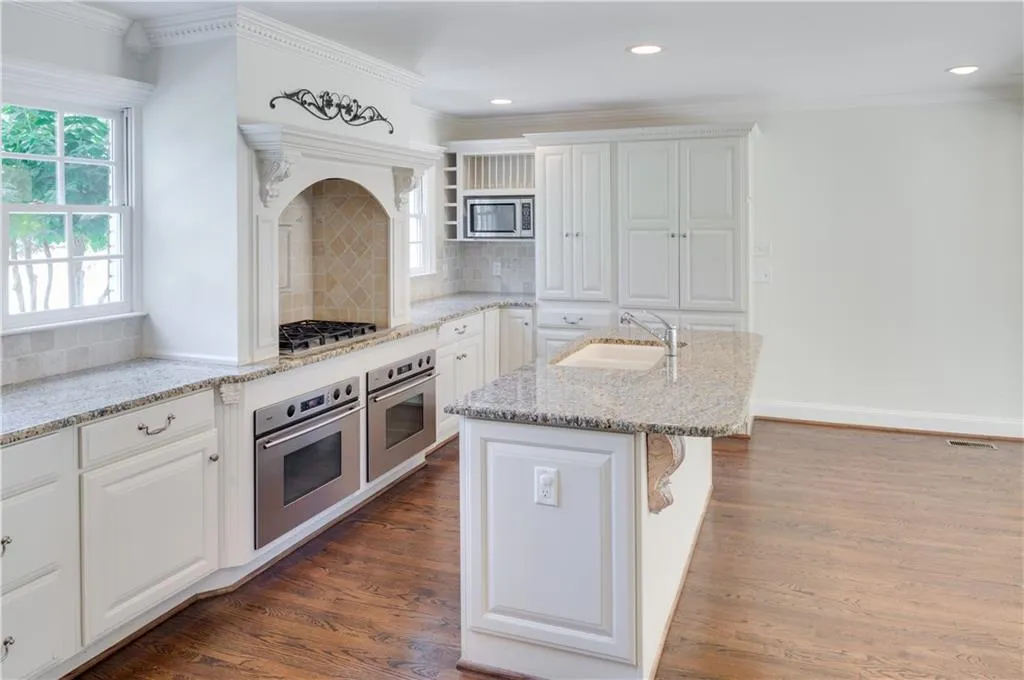 4077 Statewood Road Ne, Atlanta, Georgia 30342, 4 Bedrooms Bedrooms, ,3 BathroomsBathrooms,Residential,Sold,4077 Statewood Road Ne,5855858