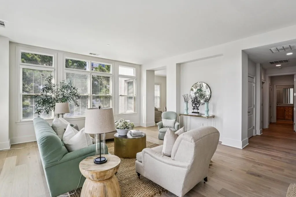 2500 Peachtree Road Nw Unit 405s, Atlanta, Georgia 30305, 2 Bedrooms Bedrooms, ,2 BathroomsBathrooms,Residential,For Sale,2500 Peachtree Road Nw Unit 405s,7644932