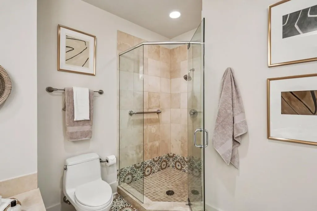 2500 Peachtree Road Nw Unit 405s, Atlanta, Georgia 30305, 2 Bedrooms Bedrooms, ,2 BathroomsBathrooms,Residential,For Sale,2500 Peachtree Road Nw Unit 405s,7644932