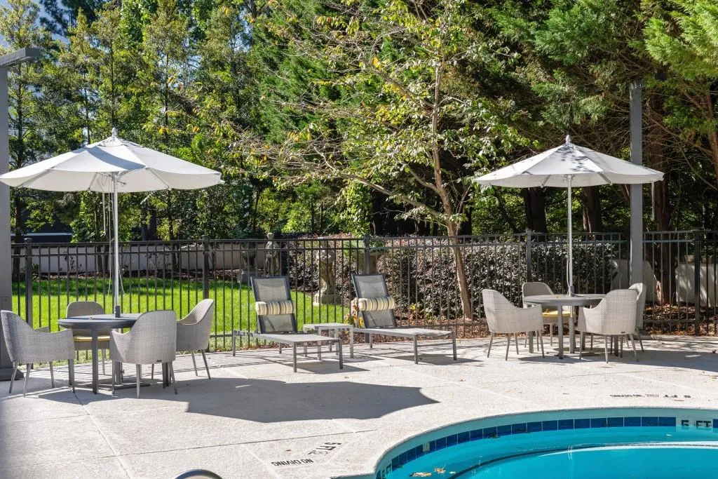 2500 Peachtree Road Nw Unit 405s, Atlanta, Georgia 30305, 2 Bedrooms Bedrooms, ,2 BathroomsBathrooms,Residential,For Sale,2500 Peachtree Road Nw Unit 405s,7644932