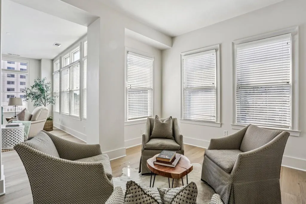 2500 Peachtree Road Nw Unit 405s, Atlanta, Georgia 30305, 2 Bedrooms Bedrooms, ,2 BathroomsBathrooms,Residential,For Sale,2500 Peachtree Road Nw Unit 405s,7644932