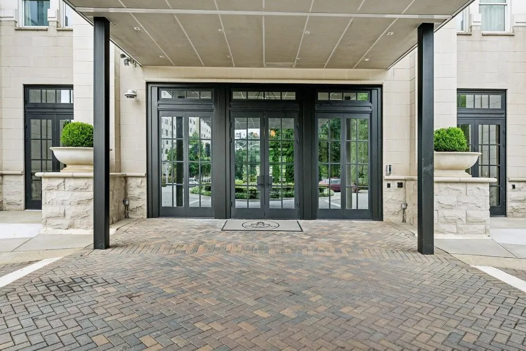 2500 Peachtree Road Nw Unit 405s, Atlanta, Georgia 30305, 2 Bedrooms Bedrooms, ,2 BathroomsBathrooms,Residential,For Sale,2500 Peachtree Road Nw Unit 405s,7644932