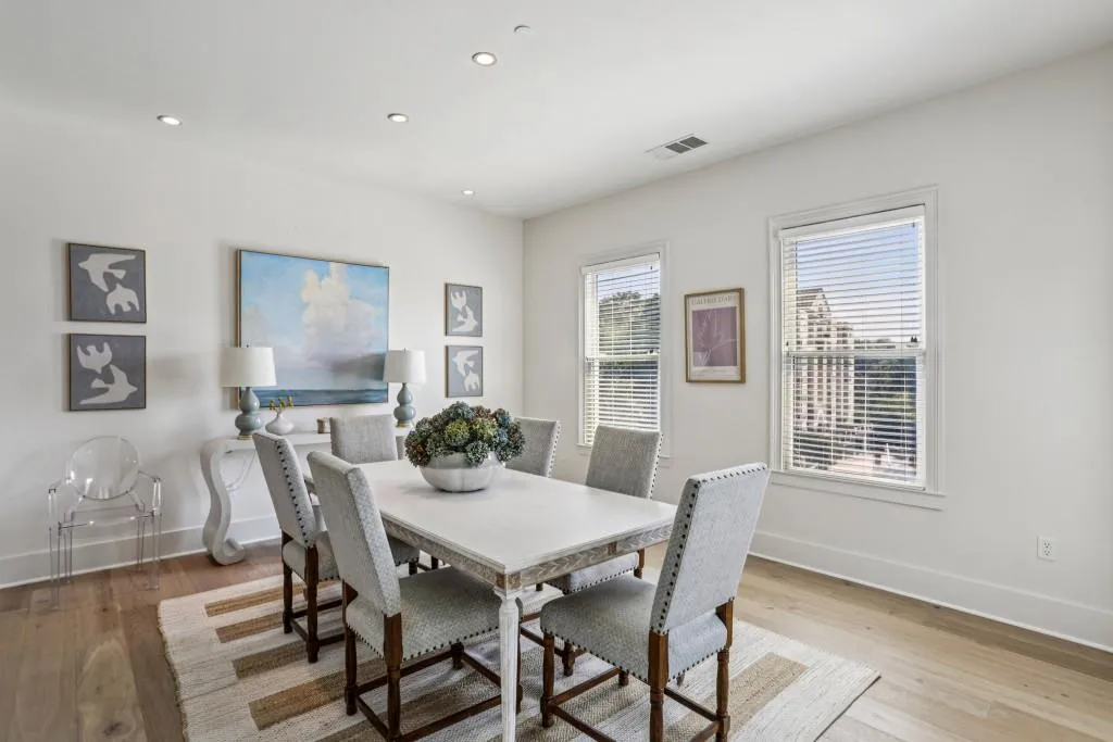 2500 Peachtree Road Nw Unit 405s, Atlanta, Georgia 30305, 2 Bedrooms Bedrooms, ,2 BathroomsBathrooms,Residential,For Sale,2500 Peachtree Road Nw Unit 405s,7644932