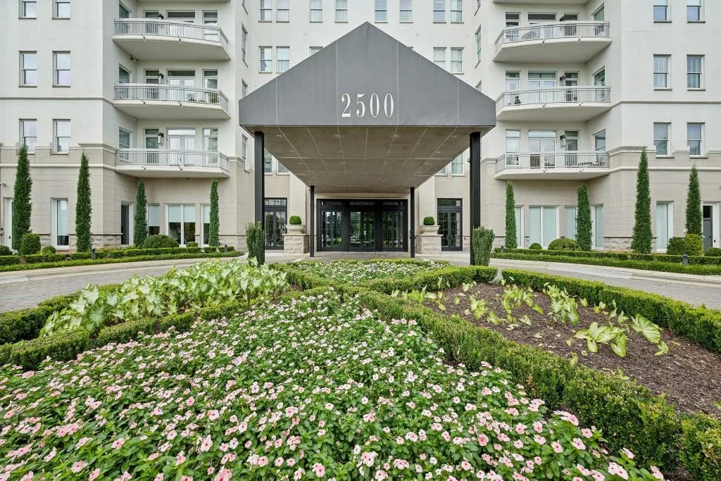2500 Peachtree Road Nw Unit 405s, Atlanta, Georgia 30305, 2 Bedrooms Bedrooms, ,2 BathroomsBathrooms,Residential,For Sale,2500 Peachtree Road Nw Unit 405s,7644932