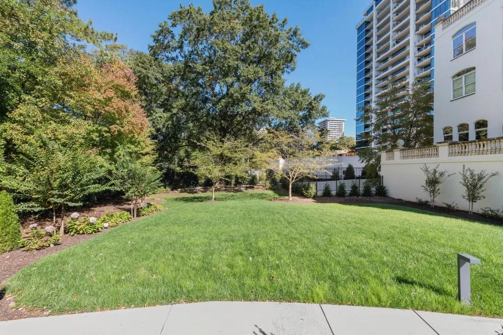 2500 Peachtree Road Nw Unit 405s, Atlanta, Georgia 30305, 2 Bedrooms Bedrooms, ,2 BathroomsBathrooms,Residential,For Sale,2500 Peachtree Road Nw Unit 405s,7644932