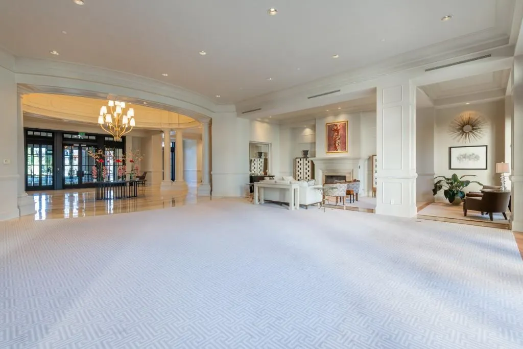 2500 Peachtree Road Nw Unit 405s, Atlanta, Georgia 30305, 2 Bedrooms Bedrooms, ,2 BathroomsBathrooms,Residential,For Sale,2500 Peachtree Road Nw Unit 405s,7644932
