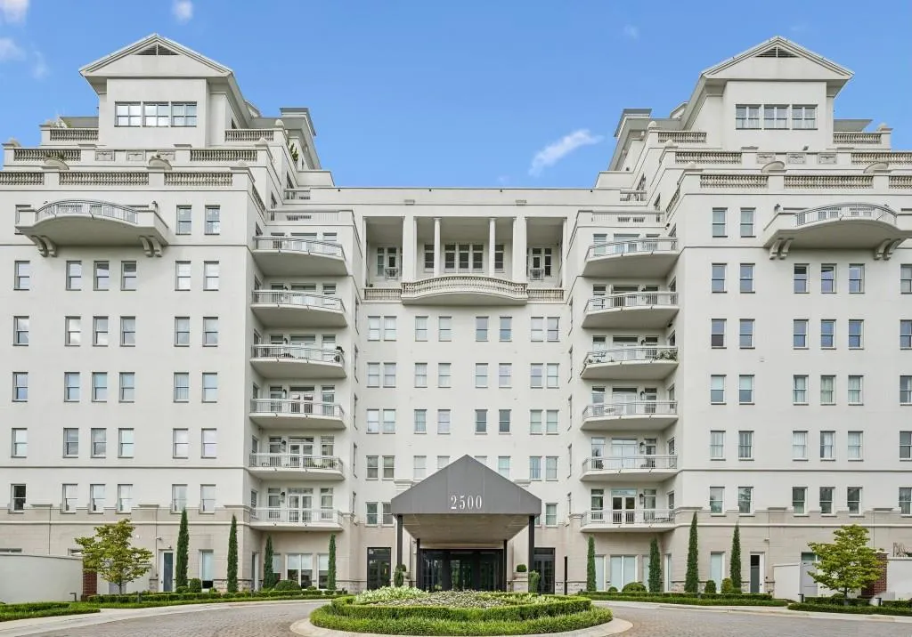 2500 Peachtree Road Nw Unit 405s, Atlanta, Georgia 30305, 2 Bedrooms Bedrooms, ,2 BathroomsBathrooms,Residential,For Sale,2500 Peachtree Road Nw Unit 405s,7644932