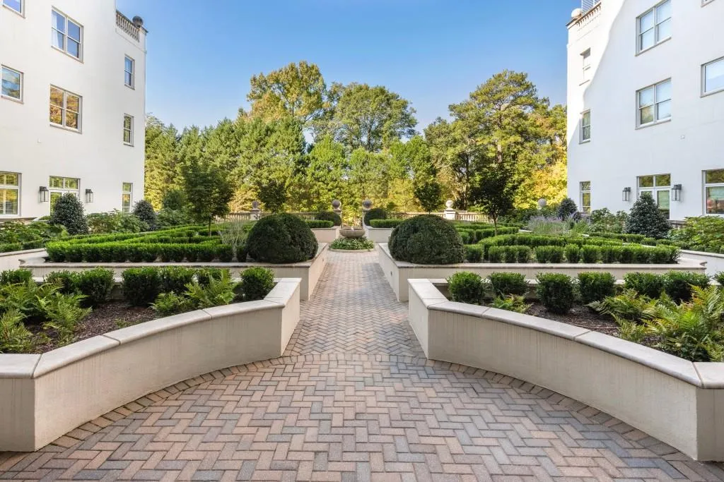 2500 Peachtree Road Nw Unit 405s, Atlanta, Georgia 30305, 2 Bedrooms Bedrooms, ,2 BathroomsBathrooms,Residential,For Sale,2500 Peachtree Road Nw Unit 405s,7644932