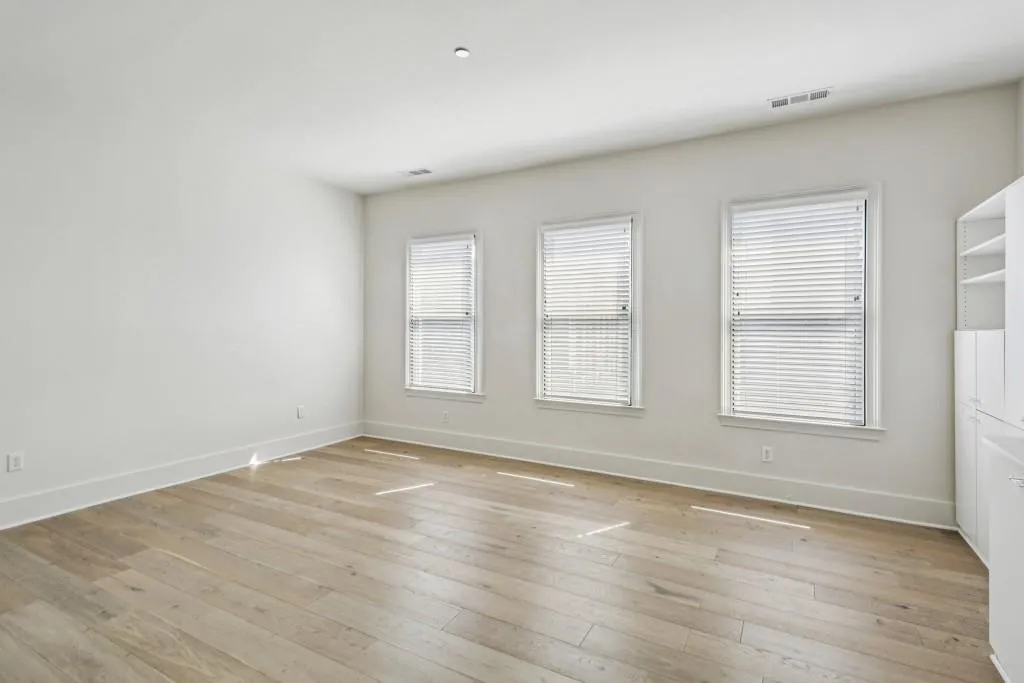 2500 Peachtree Road Nw Unit 405s, Atlanta, Georgia 30305, 2 Bedrooms Bedrooms, ,2 BathroomsBathrooms,Residential,For Sale,2500 Peachtree Road Nw Unit 405s,7644932