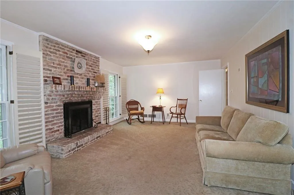 5845 Brookgreen Road, Sandy Springs, Georgia 30328, 4 Bedrooms Bedrooms, ,3 BathroomsBathrooms,Residential,Sold,5845 Brookgreen Road,6689875