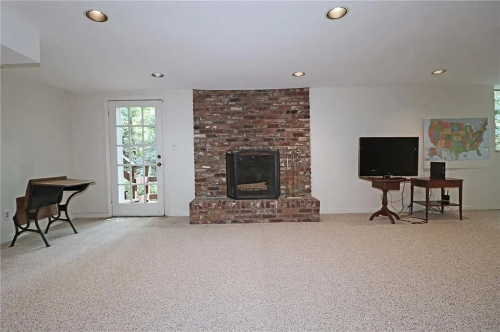 5845 Brookgreen Road, Sandy Springs, Georgia 30328, 4 Bedrooms Bedrooms, ,3 BathroomsBathrooms,Residential,Sold,5845 Brookgreen Road,6689875