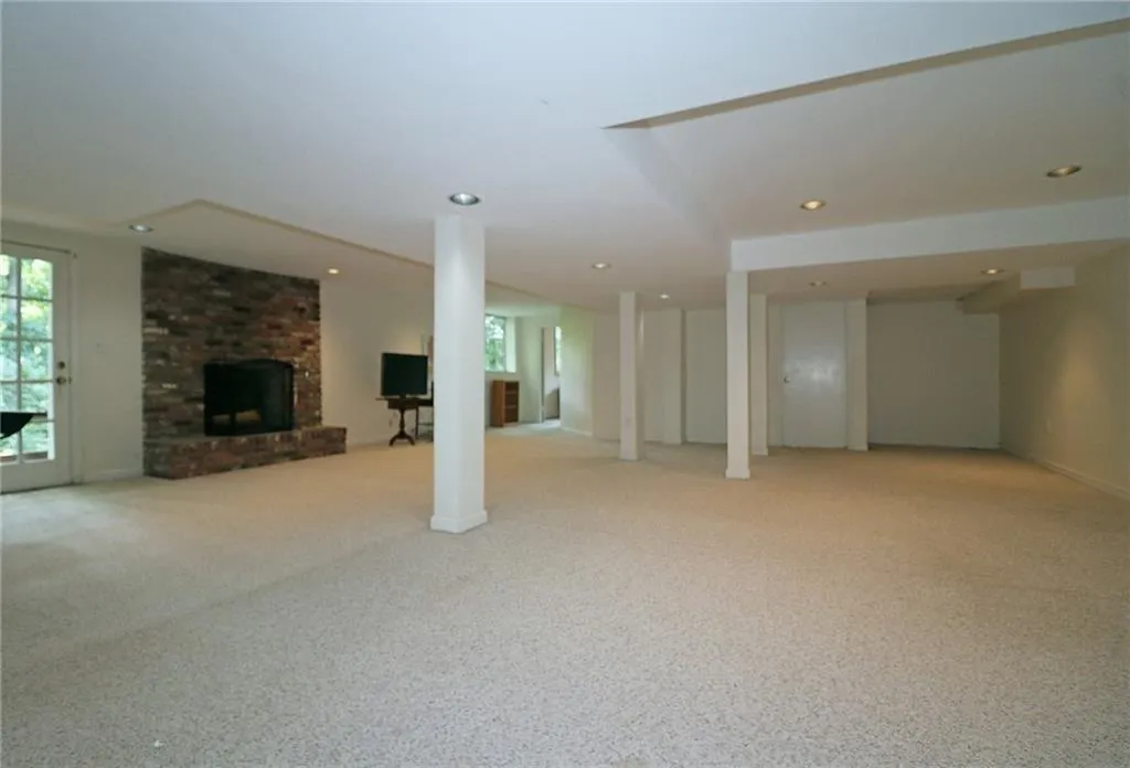 5845 Brookgreen Road, Sandy Springs, Georgia 30328, 4 Bedrooms Bedrooms, ,3 BathroomsBathrooms,Residential,Sold,5845 Brookgreen Road,6689875