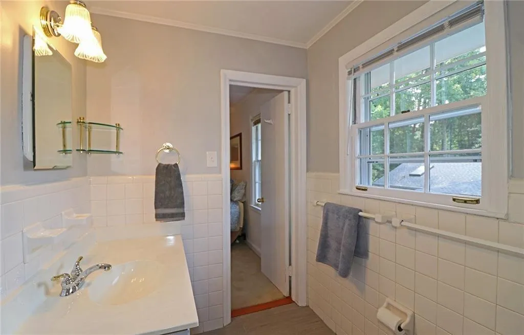 5845 Brookgreen Road, Sandy Springs, Georgia 30328, 4 Bedrooms Bedrooms, ,3 BathroomsBathrooms,Residential,Sold,5845 Brookgreen Road,6689875