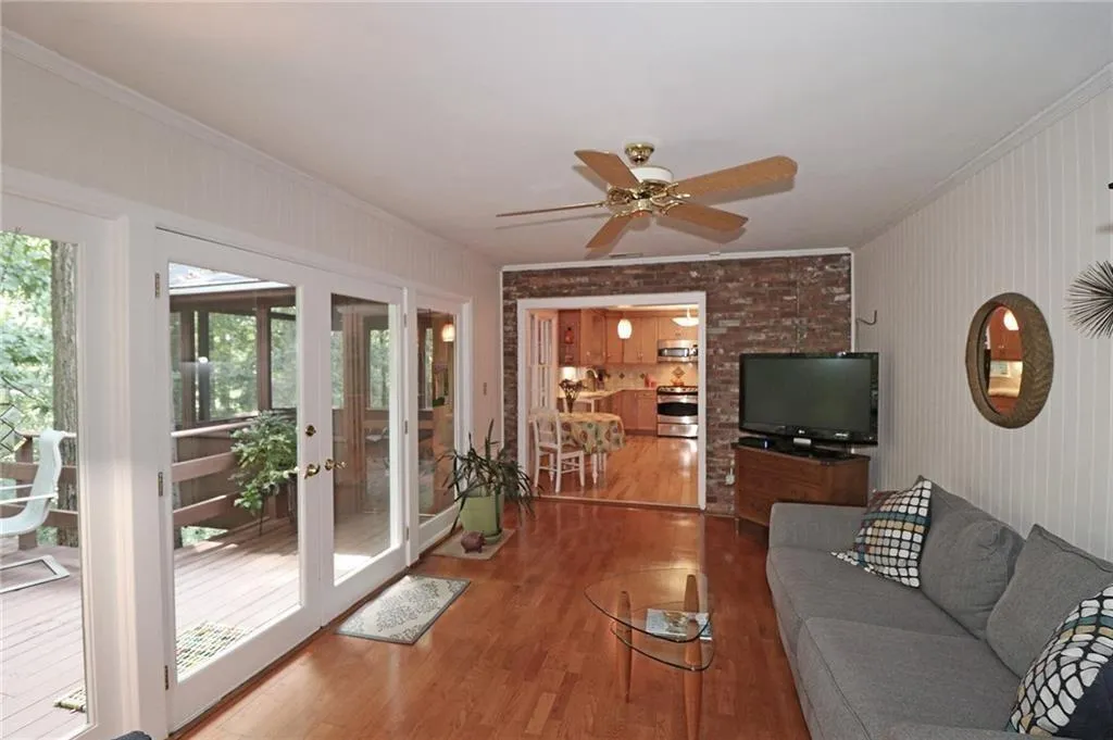 5845 Brookgreen Road, Sandy Springs, Georgia 30328, 4 Bedrooms Bedrooms, ,3 BathroomsBathrooms,Residential,Sold,5845 Brookgreen Road,6689875