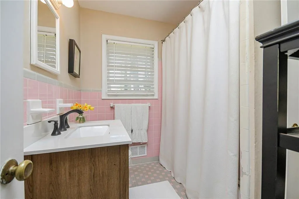 146 Osner Drive, Atlanta, Georgia 30342, 3 Bedrooms Bedrooms, ,2 BathroomsBathrooms,Residential,Sold,146 Osner Drive,6861609 146 Osner Drive, Atlanta, Georgia 30342, 3 Bedrooms Bedrooms, ,2 BathroomsBathrooms,Residential,Sold,146 Osner Drive,6861609