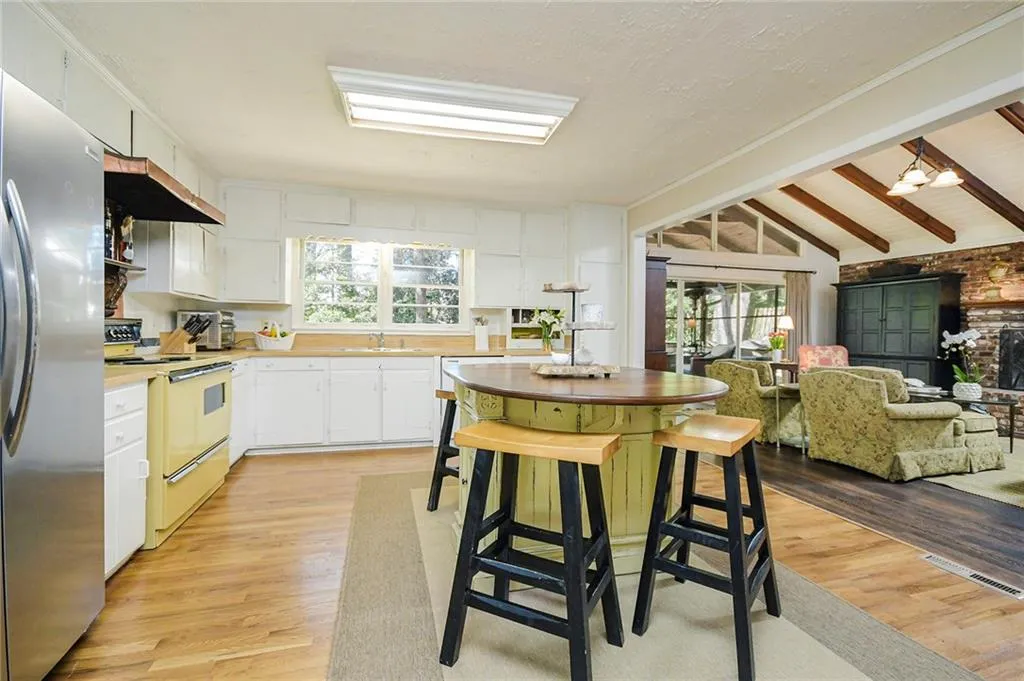 146 Osner Drive, Atlanta, Georgia 30342, 3 Bedrooms Bedrooms, ,2 BathroomsBathrooms,Residential,Sold,146 Osner Drive,6861609 146 Osner Drive, Atlanta, Georgia 30342, 3 Bedrooms Bedrooms, ,2 BathroomsBathrooms,Residential,Sold,146 Osner Drive,6861609