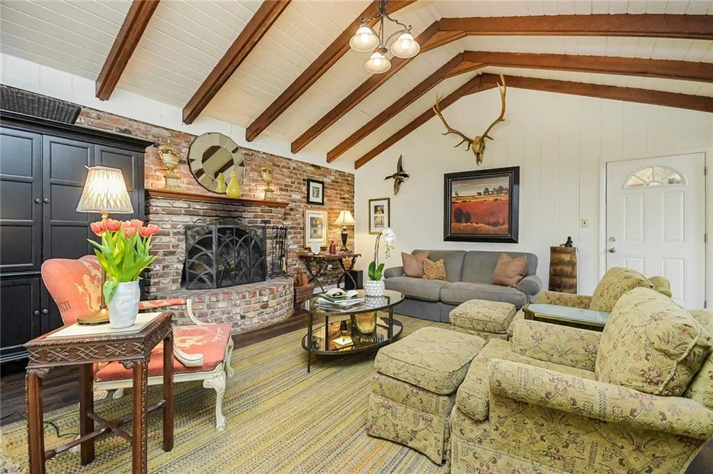 146 Osner Drive, Atlanta, Georgia 30342, 3 Bedrooms Bedrooms, ,2 BathroomsBathrooms,Residential,Sold,146 Osner Drive,6861609 146 Osner Drive, Atlanta, Georgia 30342, 3 Bedrooms Bedrooms, ,2 BathroomsBathrooms,Residential,Sold,146 Osner Drive,6861609