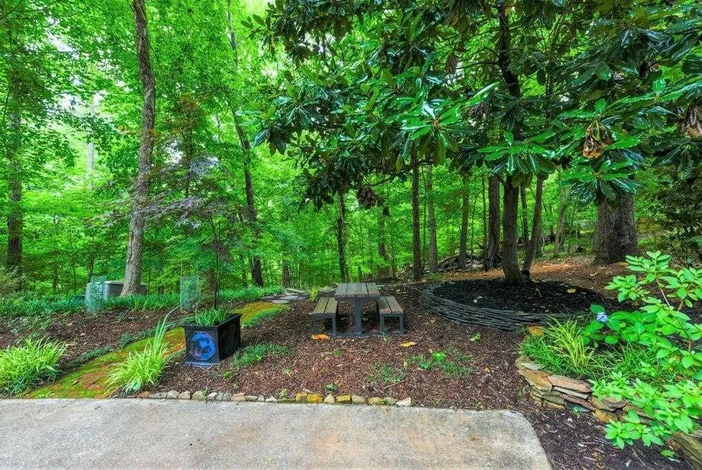 2935 Coles Way, Sandy Springs, Georgia 30350, 5 Bedrooms Bedrooms, ,4 BathroomsBathrooms,Residential,Sold,2935 Coles Way,7122168