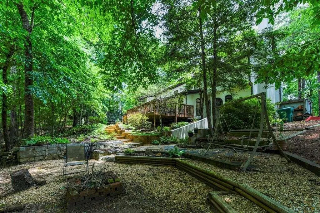 2935 Coles Way, Sandy Springs, Georgia 30350, 5 Bedrooms Bedrooms, ,4 BathroomsBathrooms,Residential,Sold,2935 Coles Way,7122168