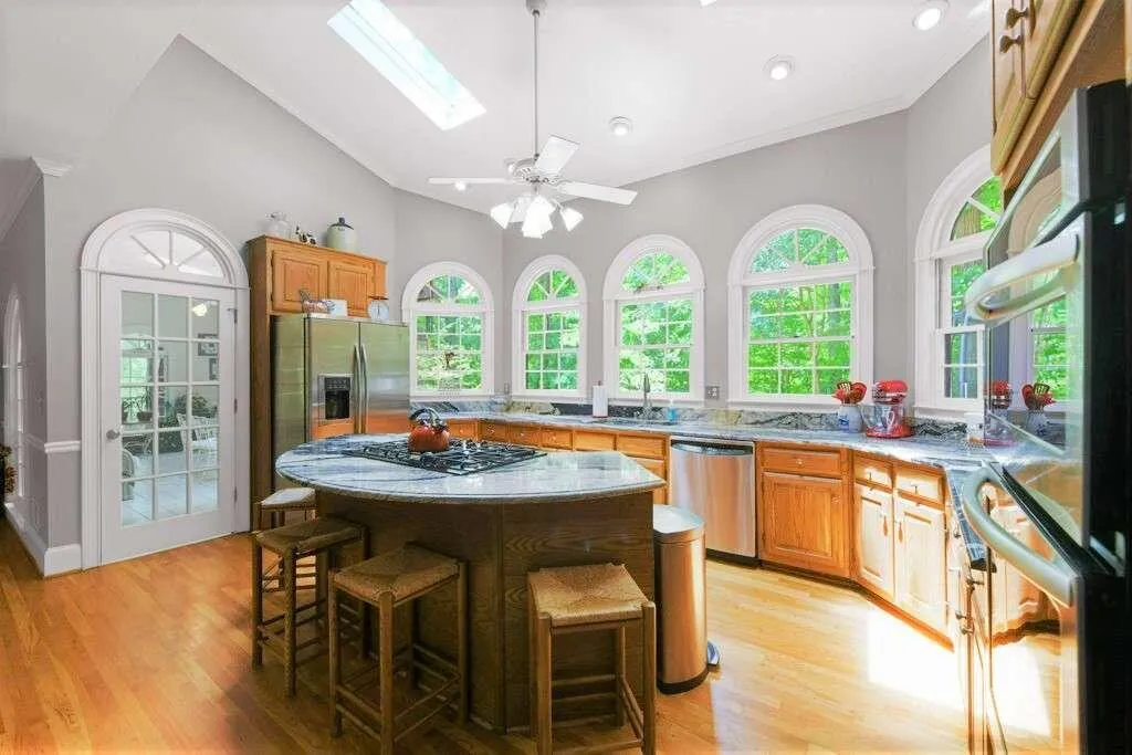 2935 Coles Way, Sandy Springs, Georgia 30350, 5 Bedrooms Bedrooms, ,4 BathroomsBathrooms,Residential,Sold,2935 Coles Way,7122168
