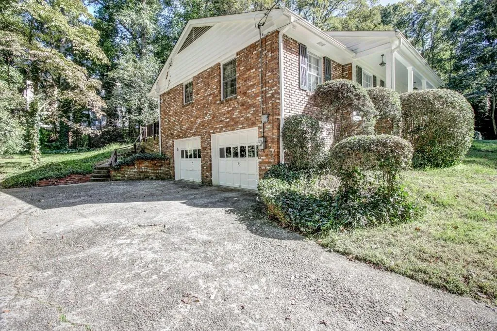 5555 Sherrell Drive Ne, Sandy Springs, Georgia 30342, 2 Bedrooms Bedrooms, ,2 BathroomsBathrooms,Residential,Sold,5555 Sherrell Drive Ne,5608136