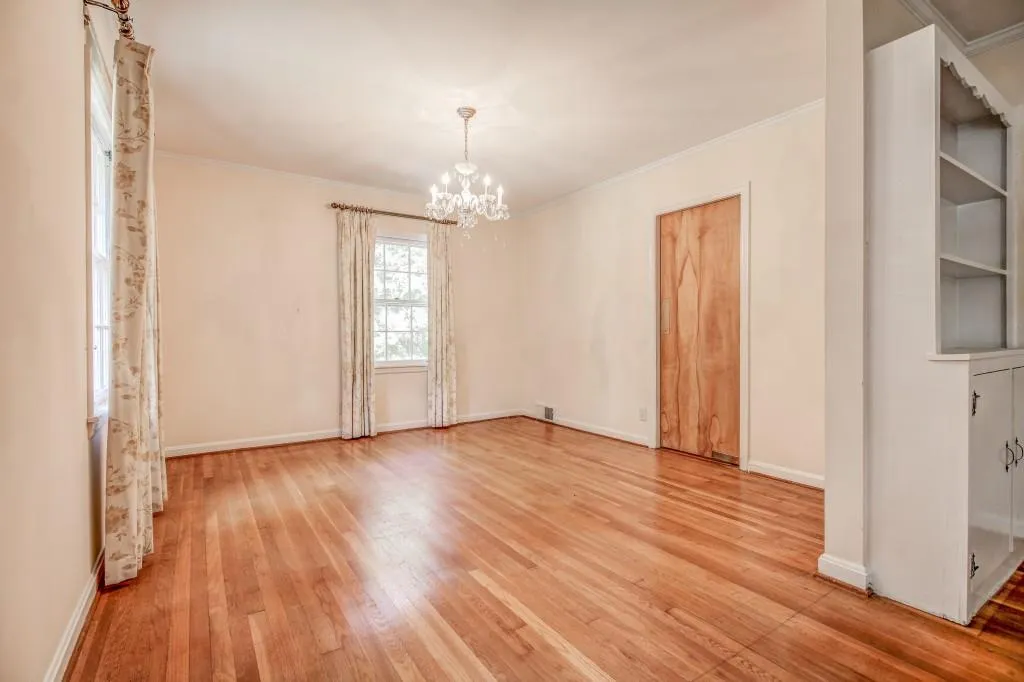 5555 Sherrell Drive Ne, Sandy Springs, Georgia 30342, 2 Bedrooms Bedrooms, ,2 BathroomsBathrooms,Residential,Sold,5555 Sherrell Drive Ne,5608136