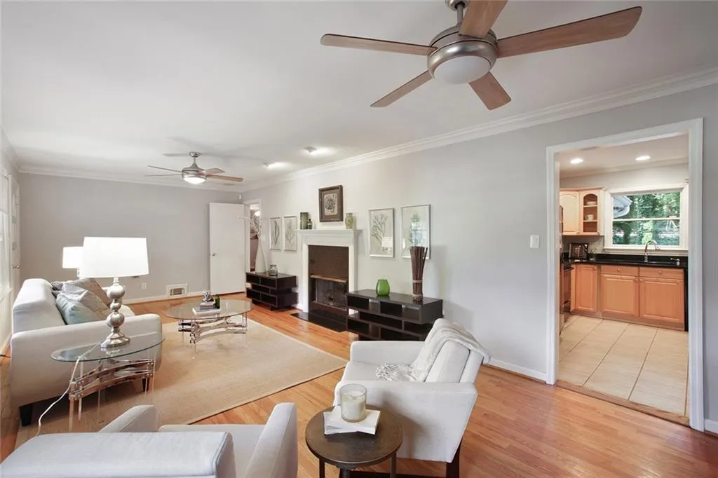 1782 Warren Court Nw, Atlanta, Georgia 30318, 3 Bedrooms Bedrooms, ,2 BathroomsBathrooms,Residential,Sold,1782 Warren Court Nw,5751896