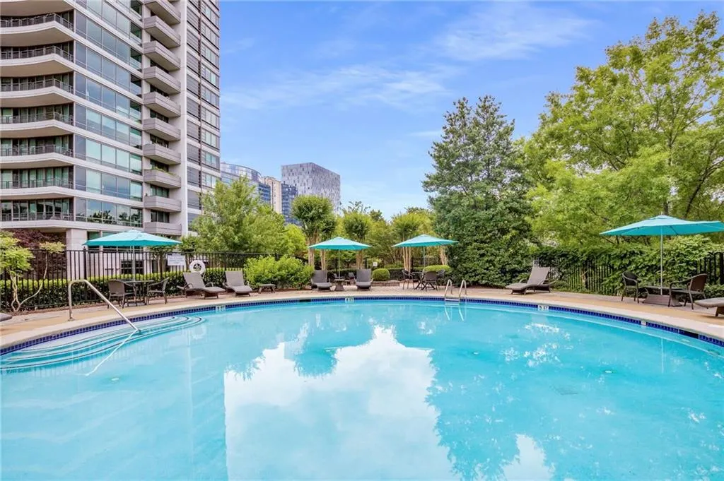 700 Park Regency Place Ne Unit 2201, Atlanta, Georgia 30326, 3 Bedrooms Bedrooms, ,2 BathroomsBathrooms,Residential,For Sale,700 Park Regency Place Ne Unit 2201,7612692