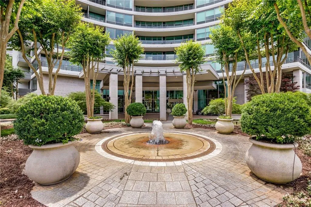 700 Park Regency Place Ne Unit 2201, Atlanta, Georgia 30326, 3 Bedrooms Bedrooms, ,2 BathroomsBathrooms,Residential,For Sale,700 Park Regency Place Ne Unit 2201,7612692