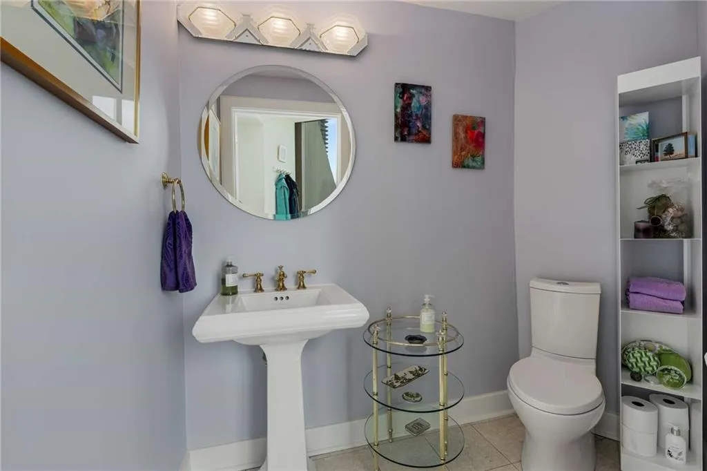 700 Park Regency Place Ne Unit 2201, Atlanta, Georgia 30326, 3 Bedrooms Bedrooms, ,2 BathroomsBathrooms,Residential,For Sale,700 Park Regency Place Ne Unit 2201,7612692