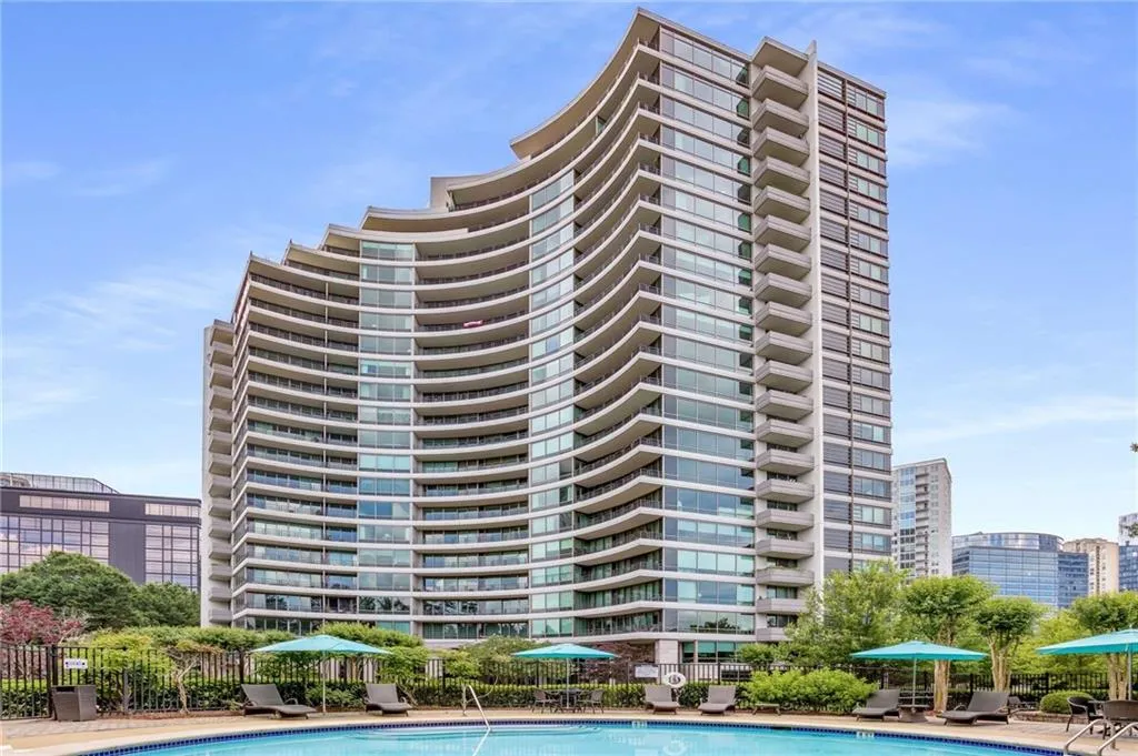 700 Park Regency Place Ne Unit 2201, Atlanta, Georgia 30326, 3 Bedrooms Bedrooms, ,2 BathroomsBathrooms,Residential,For Sale,700 Park Regency Place Ne Unit 2201,7612692