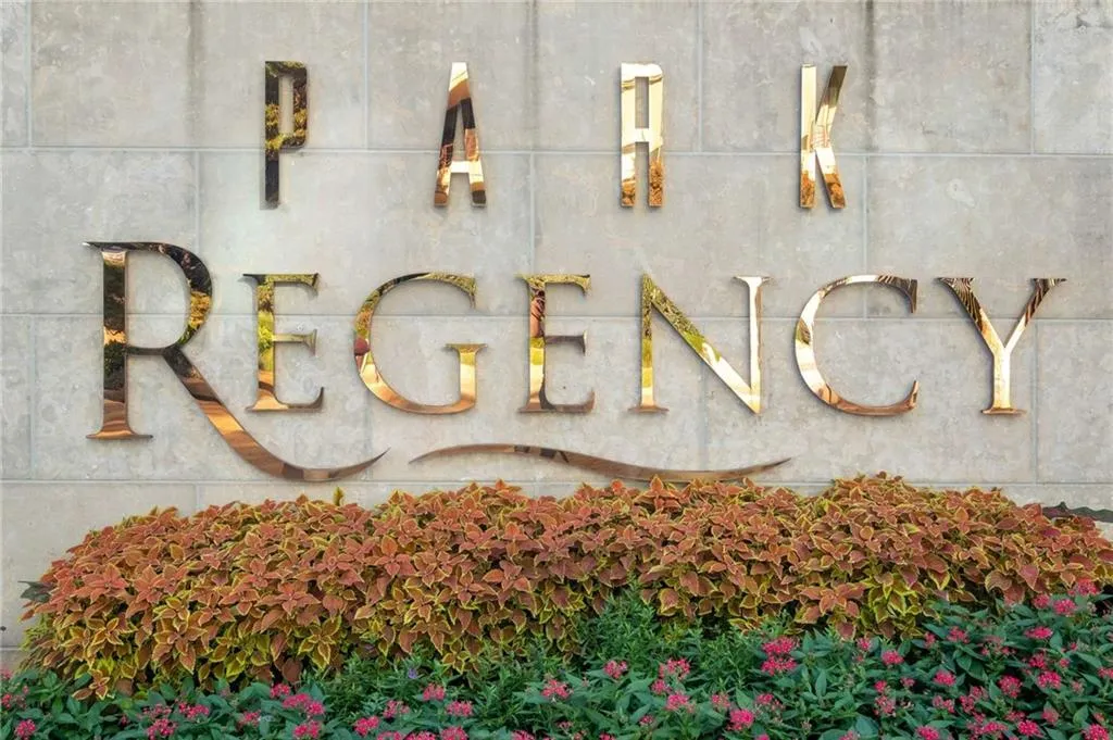 700 Park Regency Place Ne Unit 2201, Atlanta, Georgia 30326, 3 Bedrooms Bedrooms, ,2 BathroomsBathrooms,Residential,For Sale,700 Park Regency Place Ne Unit 2201,7612692