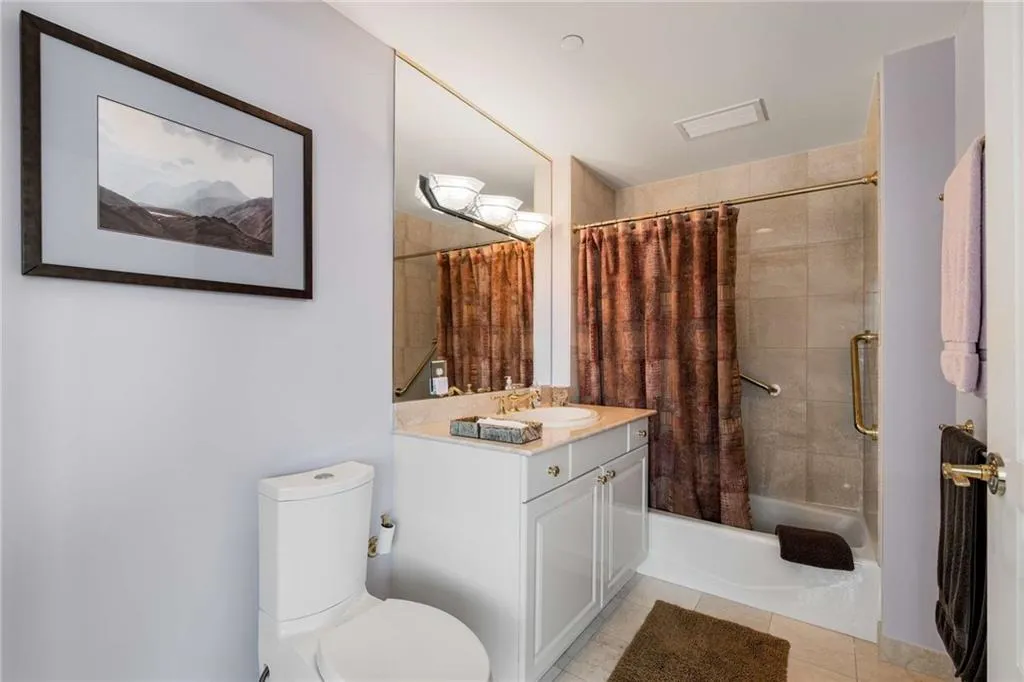 700 Park Regency Place Ne Unit 2201, Atlanta, Georgia 30326, 3 Bedrooms Bedrooms, ,2 BathroomsBathrooms,Residential,For Sale,700 Park Regency Place Ne Unit 2201,7612692