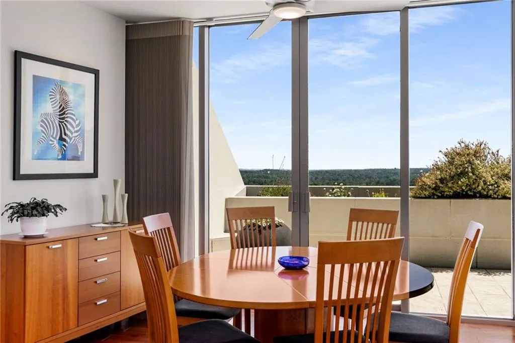 700 Park Regency Place Ne Unit 2201, Atlanta, Georgia 30326, 3 Bedrooms Bedrooms, ,2 BathroomsBathrooms,Residential,For Sale,700 Park Regency Place Ne Unit 2201,7612692