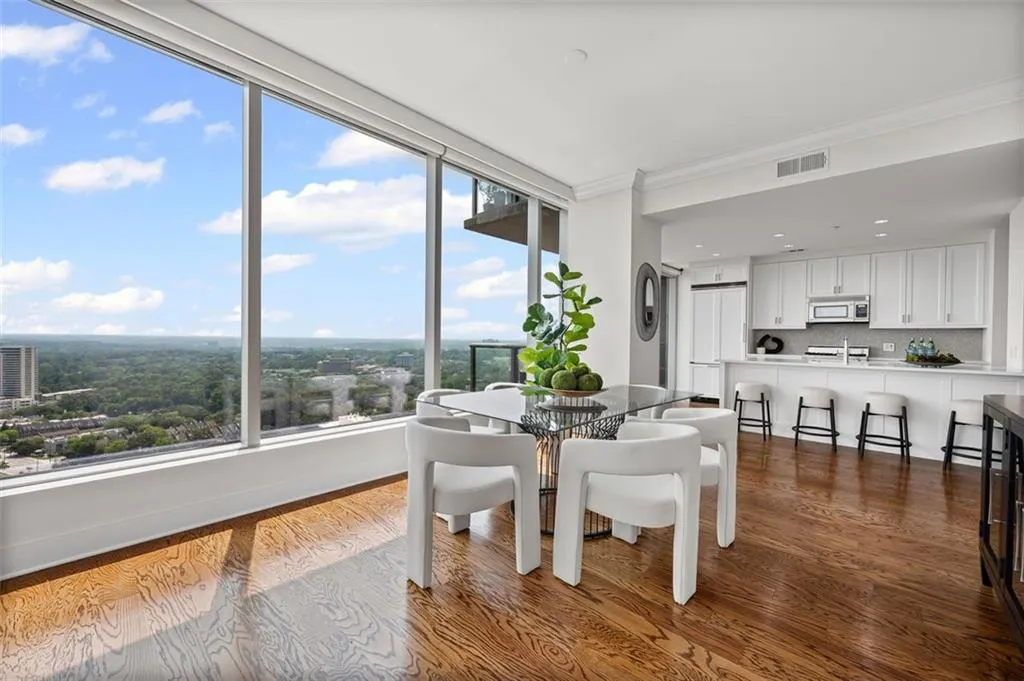 3630 Peachtree Road Ne Unit 2408, Atlanta, Georgia 30326, 1 Bedroom Bedrooms, ,1 BathroomBathrooms,Residential,For Sale,3630 Peachtree Road Ne Unit 2408,7592367