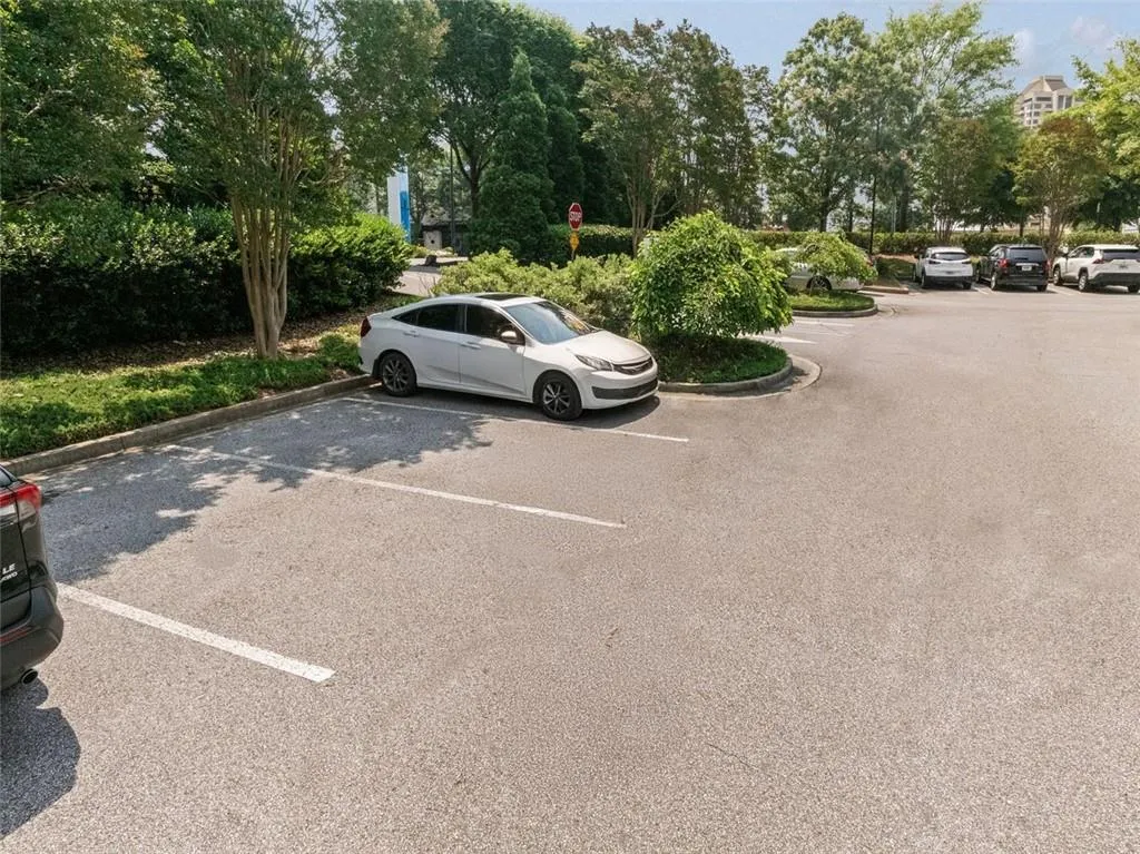 3630 Peachtree Road Ne Unit 2408, Atlanta, Georgia 30326, 1 Bedroom Bedrooms, ,1 BathroomBathrooms,Residential,For Sale,3630 Peachtree Road Ne Unit 2408,7592367