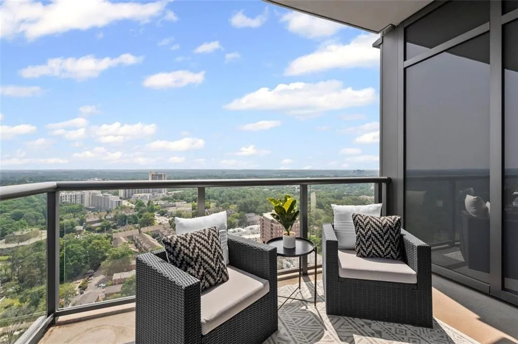 3630 Peachtree Road Ne Unit 2408, Atlanta, Georgia 30326, 1 Bedroom Bedrooms, ,1 BathroomBathrooms,Residential,For Sale,3630 Peachtree Road Ne Unit 2408,7592367