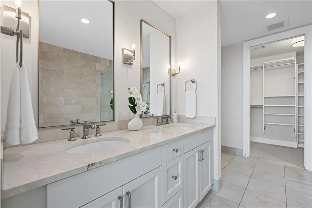 3630 Peachtree Road Ne Unit 2408, Atlanta, Georgia 30326, 1 Bedroom Bedrooms, ,1 BathroomBathrooms,Residential,For Sale,3630 Peachtree Road Ne Unit 2408,7592367