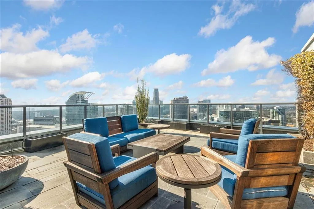 3630 Peachtree Road Ne Unit 2408, Atlanta, Georgia 30326, 1 Bedroom Bedrooms, ,1 BathroomBathrooms,Residential,For Sale,3630 Peachtree Road Ne Unit 2408,7592367