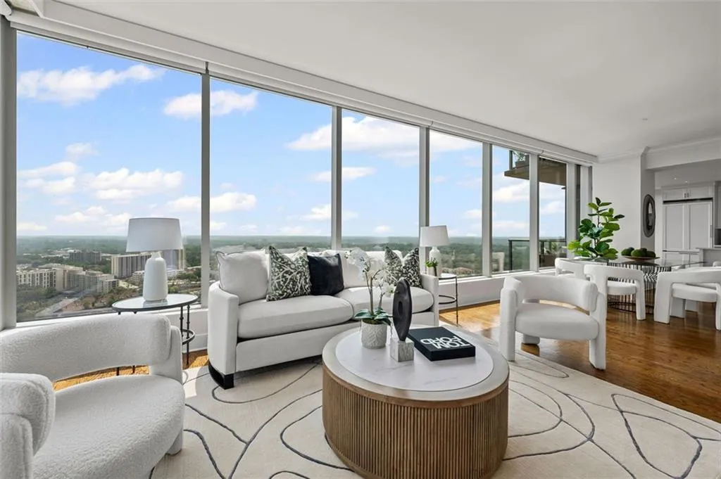 3630 Peachtree Road Ne Unit 2408, Atlanta, Georgia 30326, 1 Bedroom Bedrooms, ,1 BathroomBathrooms,Residential,For Sale,3630 Peachtree Road Ne Unit 2408,7592367