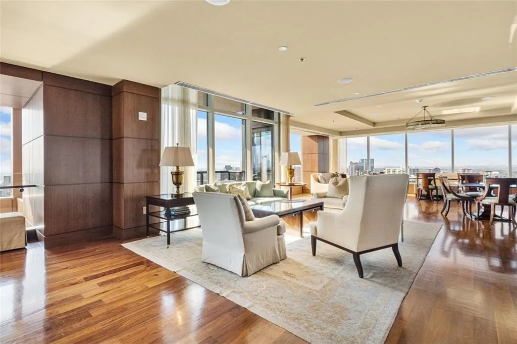 3630 Peachtree Road Ne Unit 2408, Atlanta, Georgia 30326, 1 Bedroom Bedrooms, ,1 BathroomBathrooms,Residential,For Sale,3630 Peachtree Road Ne Unit 2408,7592367