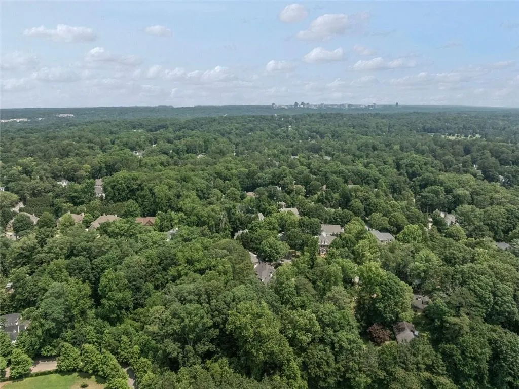 3630 Peachtree Road Ne Unit 2408, Atlanta, Georgia 30326, 1 Bedroom Bedrooms, ,1 BathroomBathrooms,Residential,For Sale,3630 Peachtree Road Ne Unit 2408,7592367
