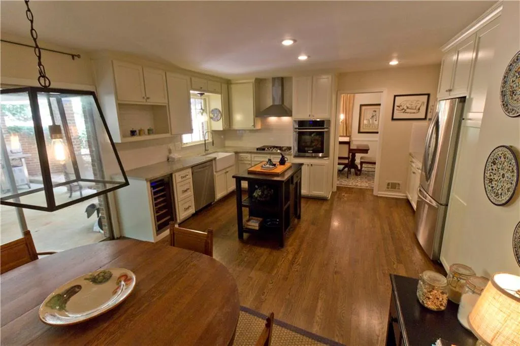 330 Elden Drive, Atlanta, Georgia 30342, 4 Bedrooms Bedrooms, ,3 BathroomsBathrooms,Residential,Sold,330 Elden Drive,5707270