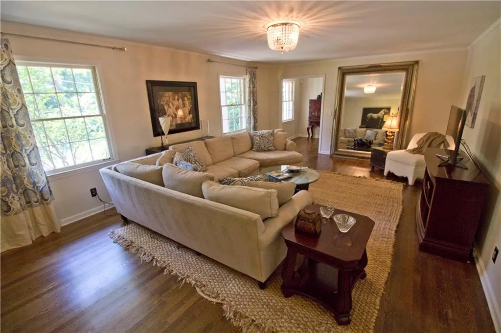 330 Elden Drive, Atlanta, Georgia 30342, 4 Bedrooms Bedrooms, ,3 BathroomsBathrooms,Residential,Sold,330 Elden Drive,5707270