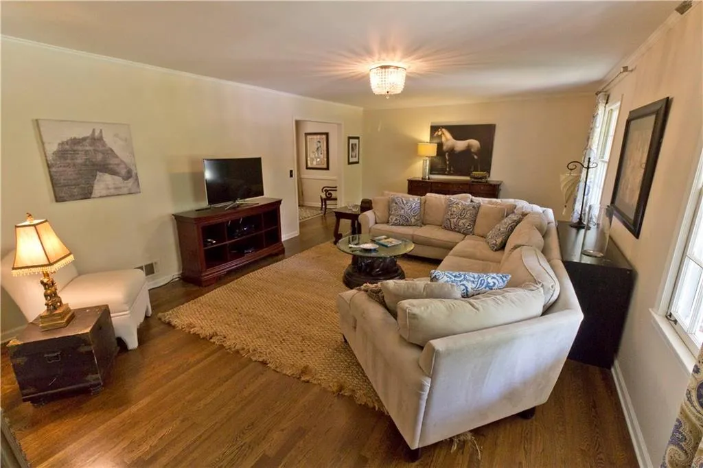 330 Elden Drive, Atlanta, Georgia 30342, 4 Bedrooms Bedrooms, ,3 BathroomsBathrooms,Residential,Sold,330 Elden Drive,5707270